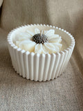 Daisy Solo Bloom Jesmonite Vessel with Candle & Daisy – 8×4 cm
