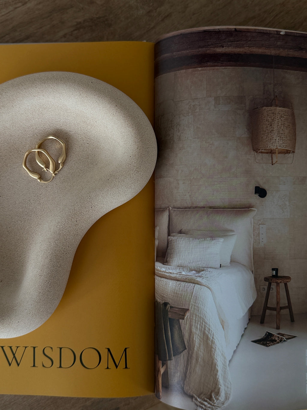 Luna Dish – Handcrafted Kidney-Shaped Jesmonite Tray.