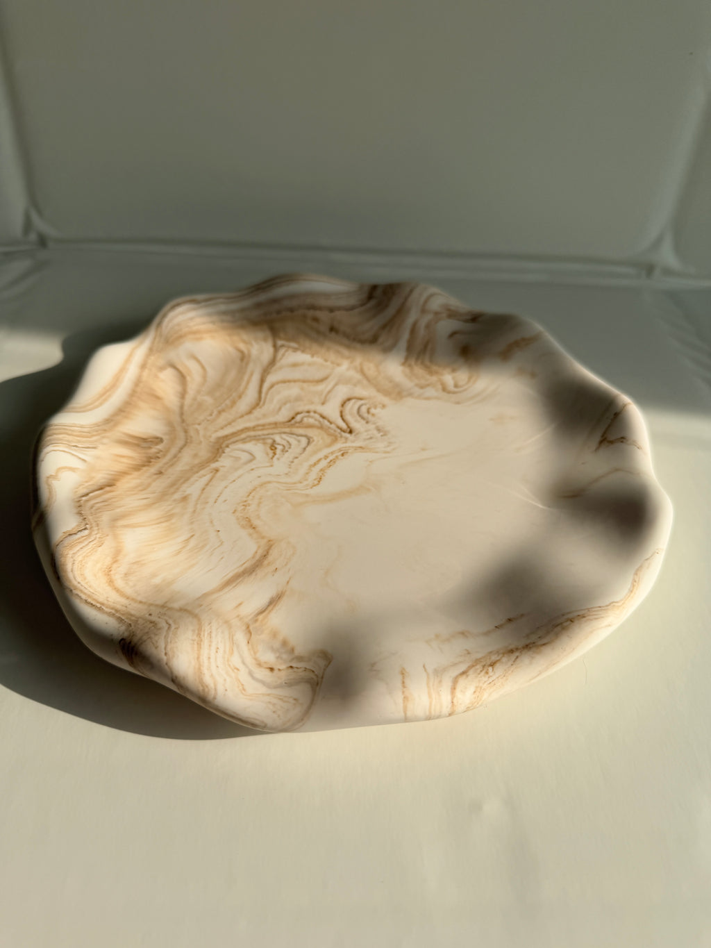 Dune Wave Jesmonite Tray – Decorative Plate for Home & Desk