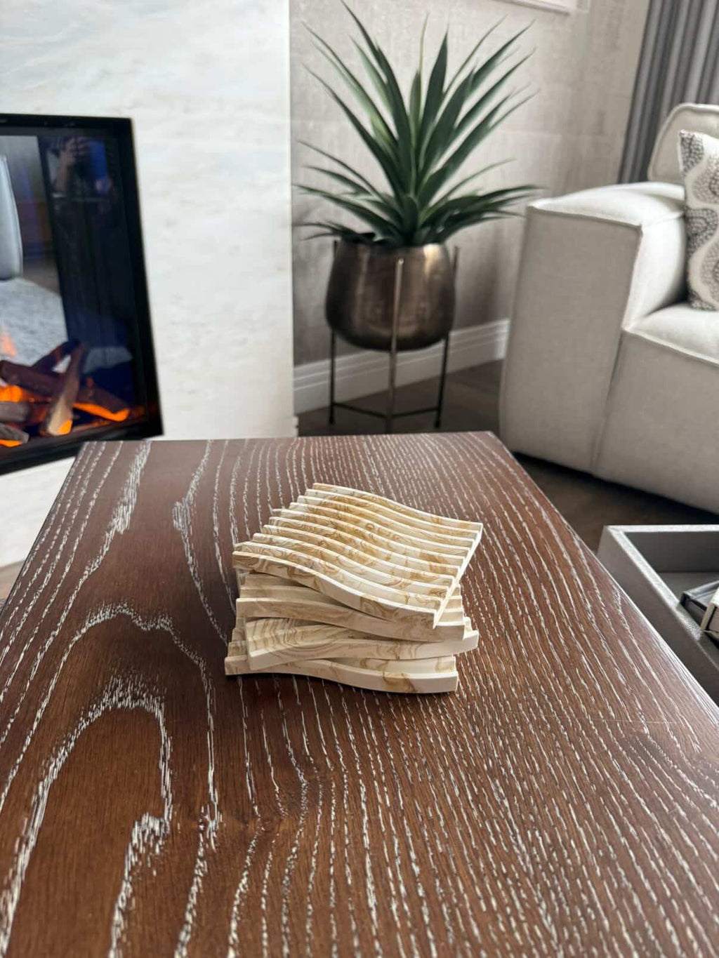 Handmade Wavy Jesmonite Coasters – Luxury Marble Effect Home Decor.           Set of 6