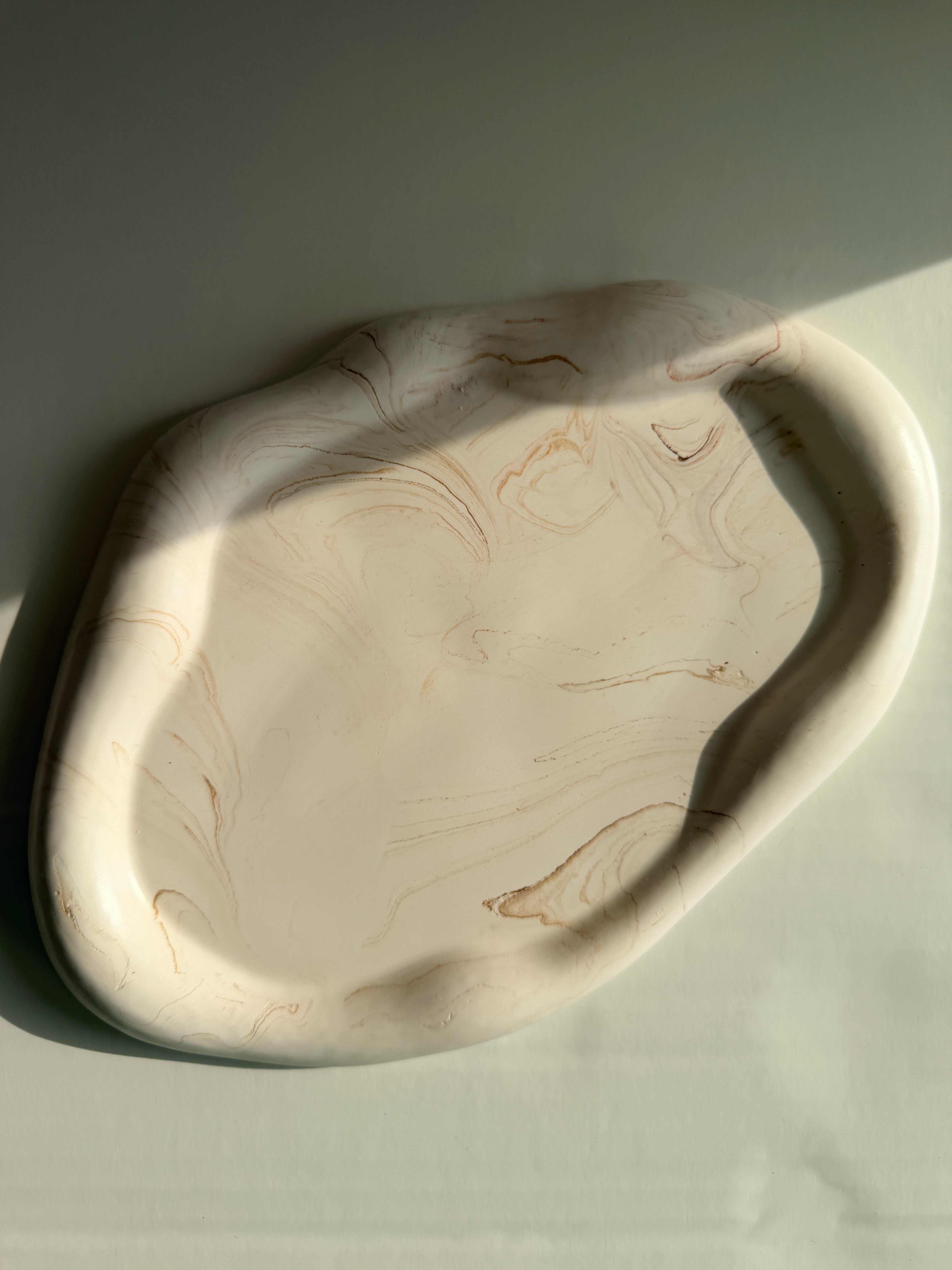 Aurora Wavy Jesmonite Tray – 23.5 × 17 cm Decorative Trinket Tray