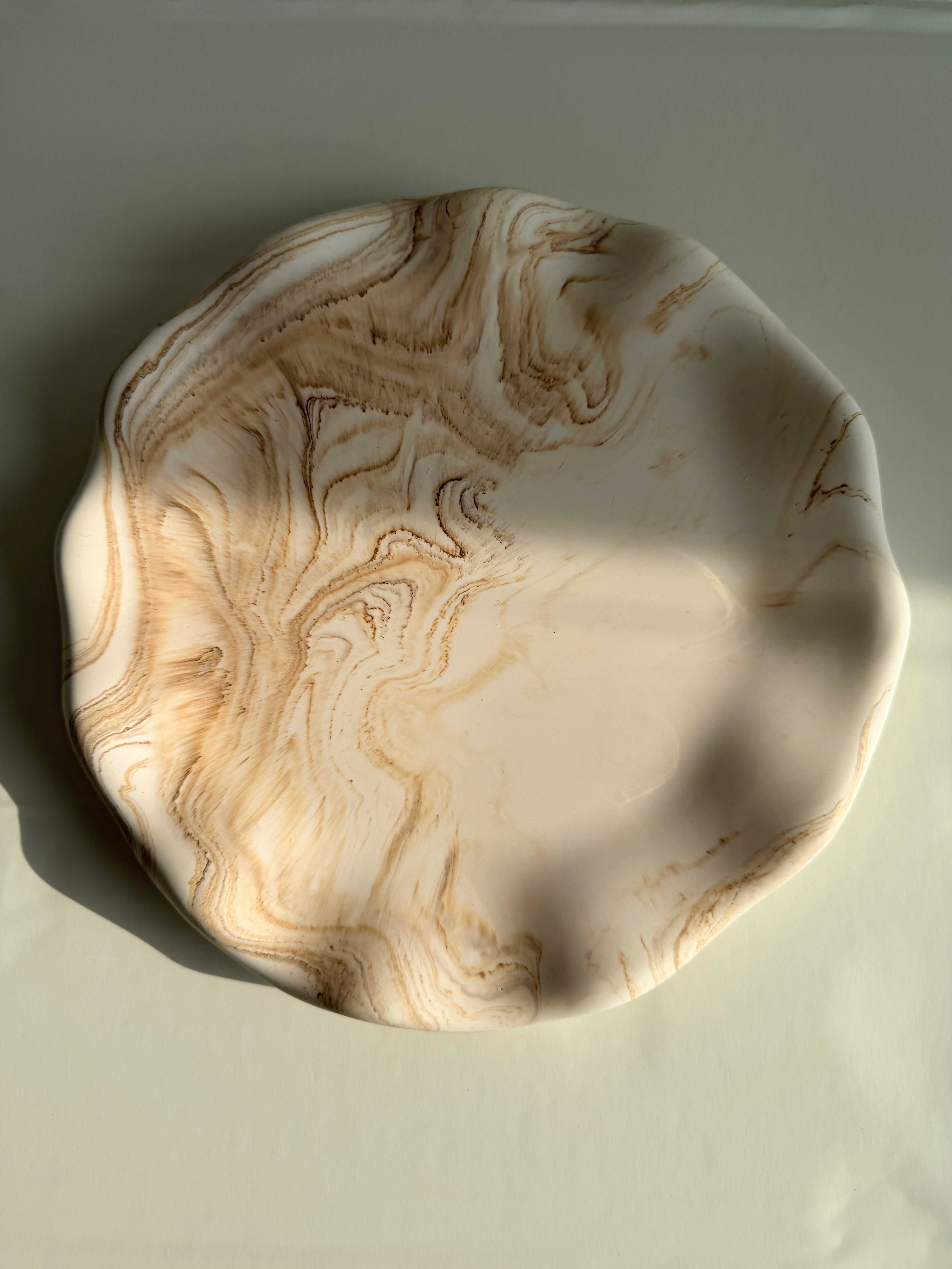 Dune Wave Jesmonite Tray – Decorative Plate for Home & Desk