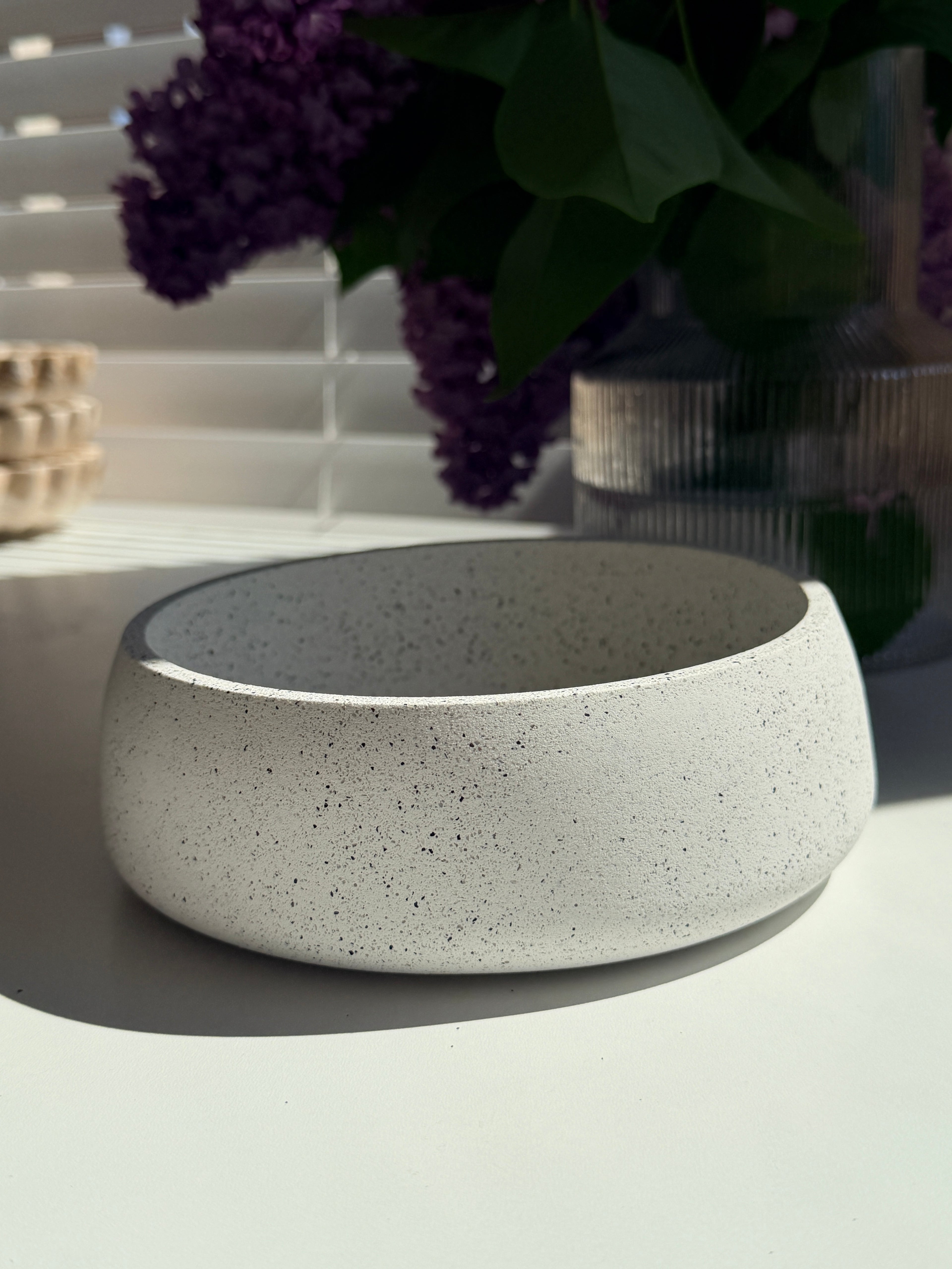 Form Bowl – Handmade Jesmonite Decorative Bowl (17cm)