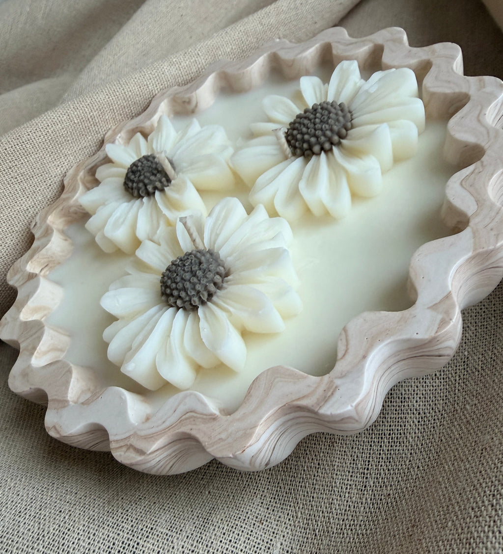 Daisy Bloom Candle Bowl – Handcrafted Decorative Jesmonite Candle No.3