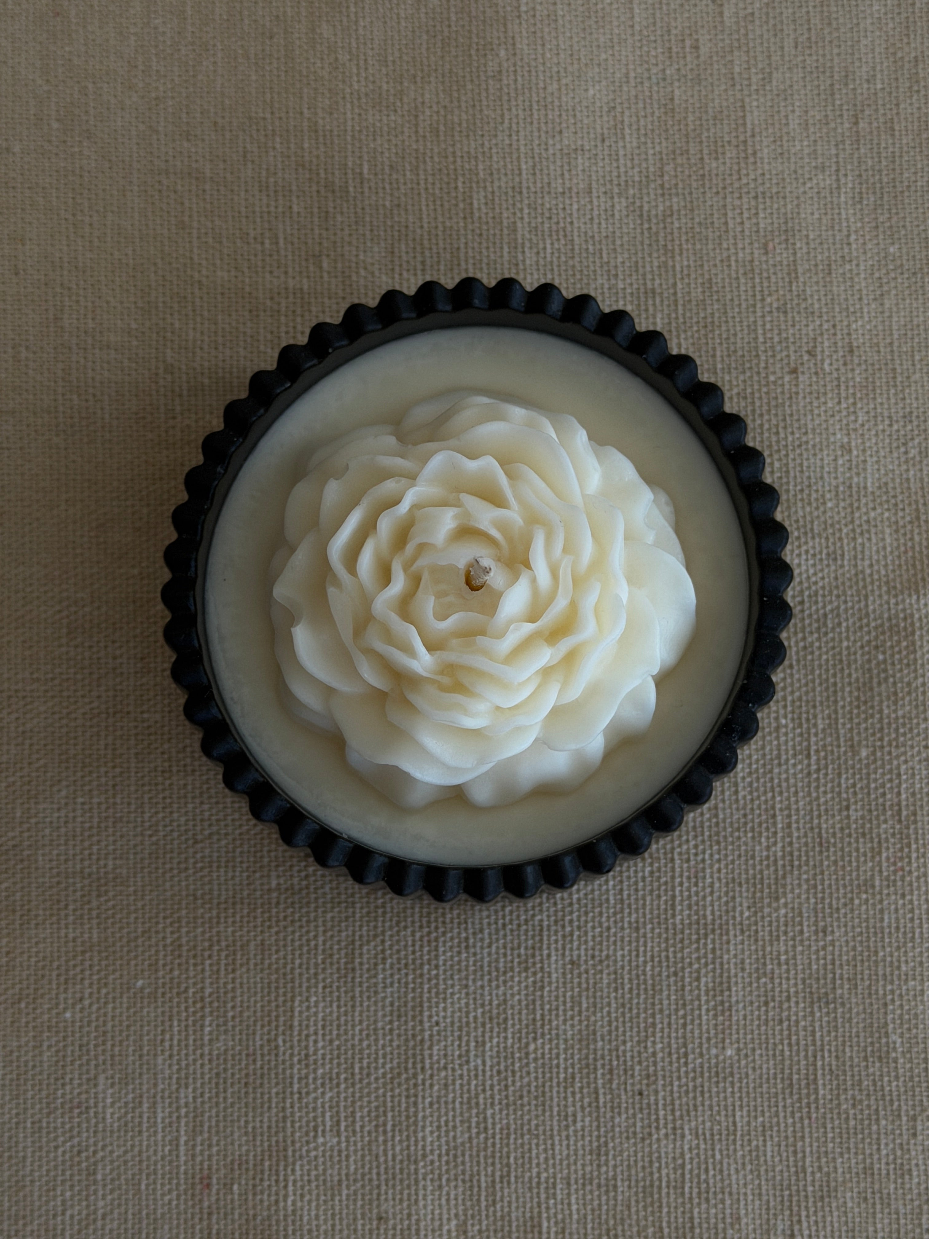 Handcrafted Peony bloom Jesmonite Vessel with Candle & Peony  – 8×4 cm