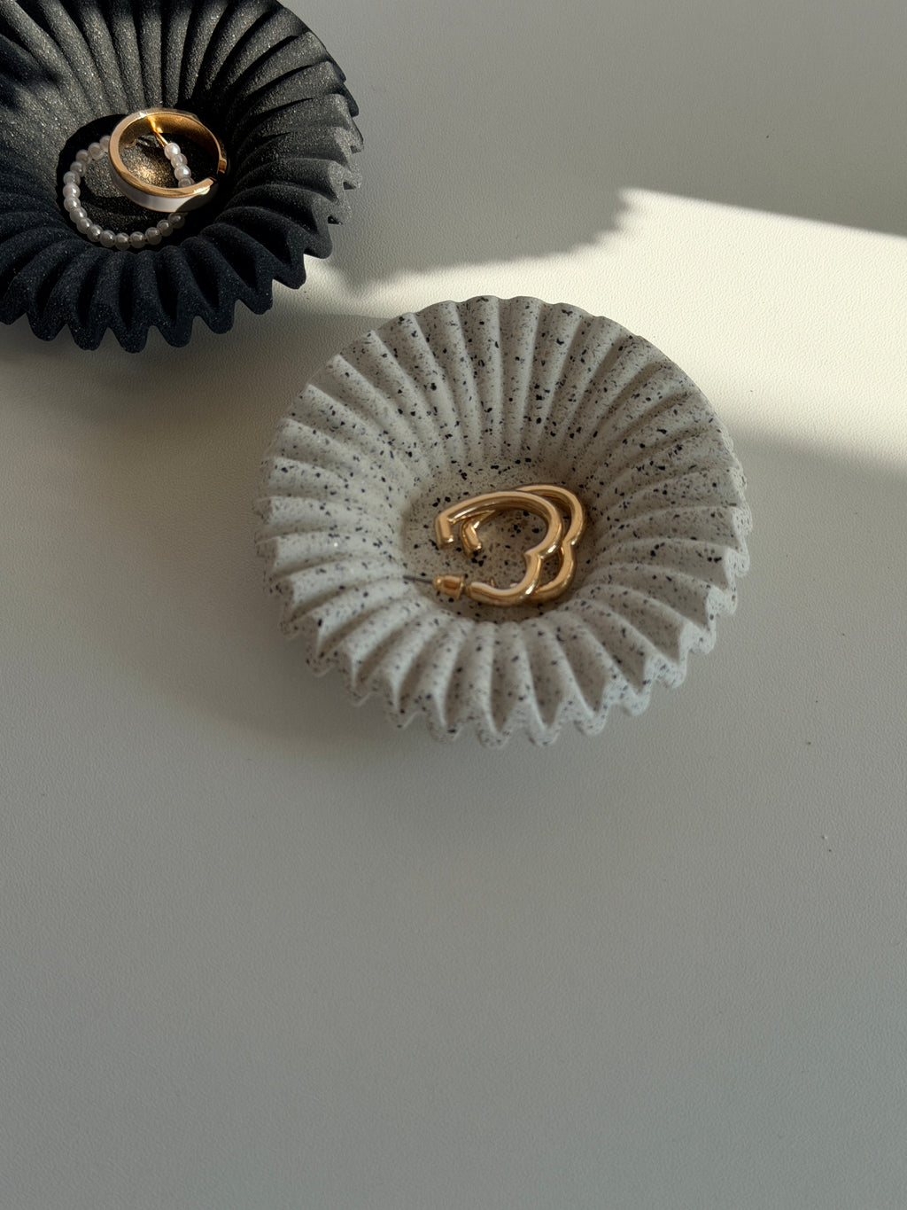 Fluted Jesmonite Jewelry Tray Set of 2 – Stone Look Ring Dishes
