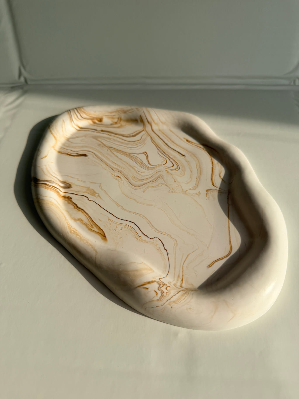 Aurora Wavy Jesmonite Tray – 23.5 × 17 cm Decorative Trinket Tray